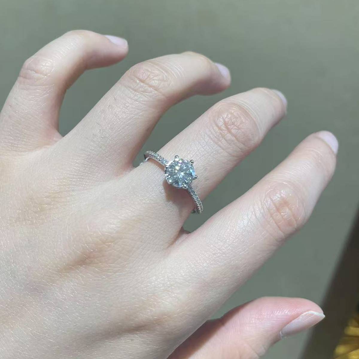 Single Head Women's Ring S925 Silver Plated Platinum Customized Selection Main Stone Moissanite Diamond 1.0ct/Secondary Stone High Carbon Diamond